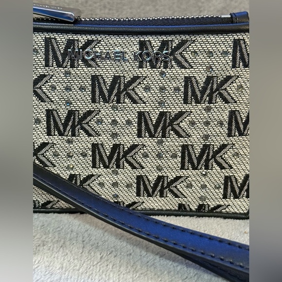 đź–¤MICHAEL KORSđź–¤Black/Light Cream Small Jet Set Coin Purse Boxed Set/NWT - Picture 3 of 9